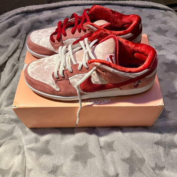 nike x strangelove dunk valentine’s day (special box) - Picture 2 of 8